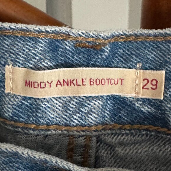 Levi's - Middy Bootcut Women's Jeans in Medium Wash - Picture 5 of 7